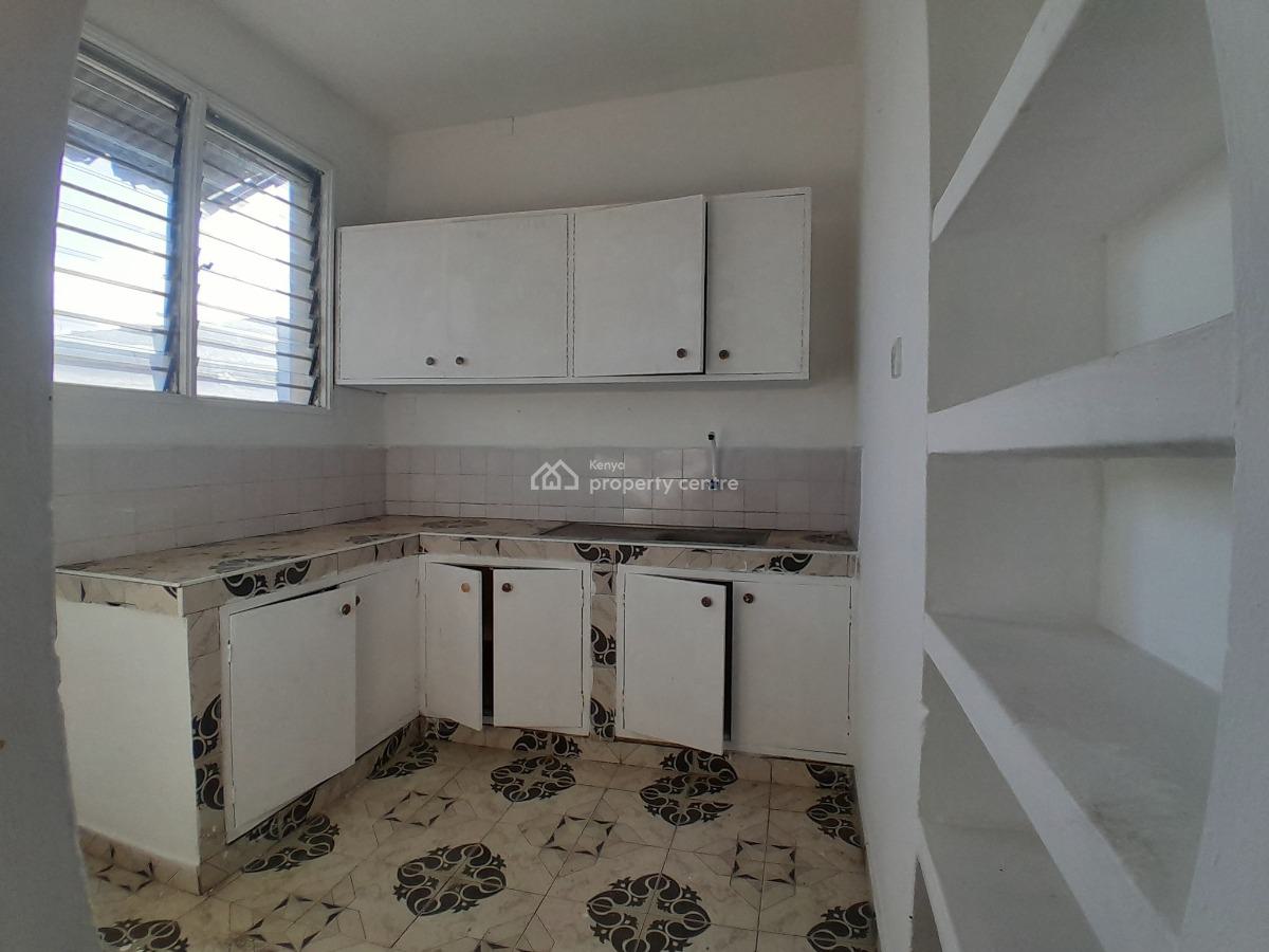 Spacious and Well-maintained 3 Bedroom Apartment Now Available, Jomvu Kuu, Mombasa, Apartment for Rent
