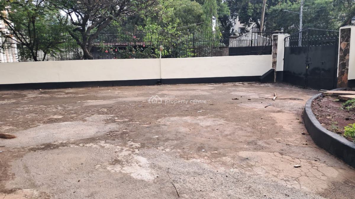 8 Bedrooms Plus 2 Dsq Villa on 1/4 Acre, Milimani, Market Milimani, Kisumu, House for Rent