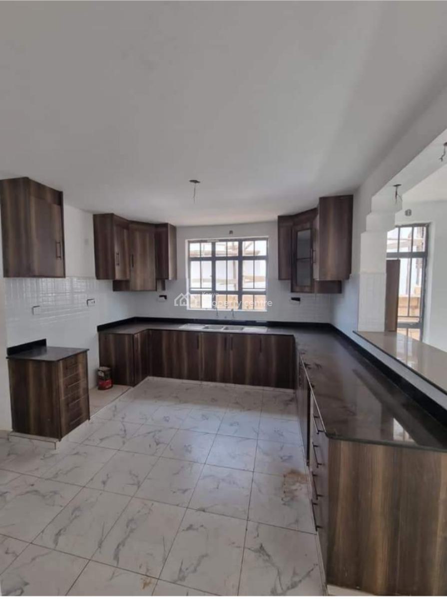 4 Bedroom Spacious Maisonette All Ensuite Sq in Gikambura Kikuyu., 500 Meters From The Tarmac Road, Kikuyu, Kiambu, House for Sale