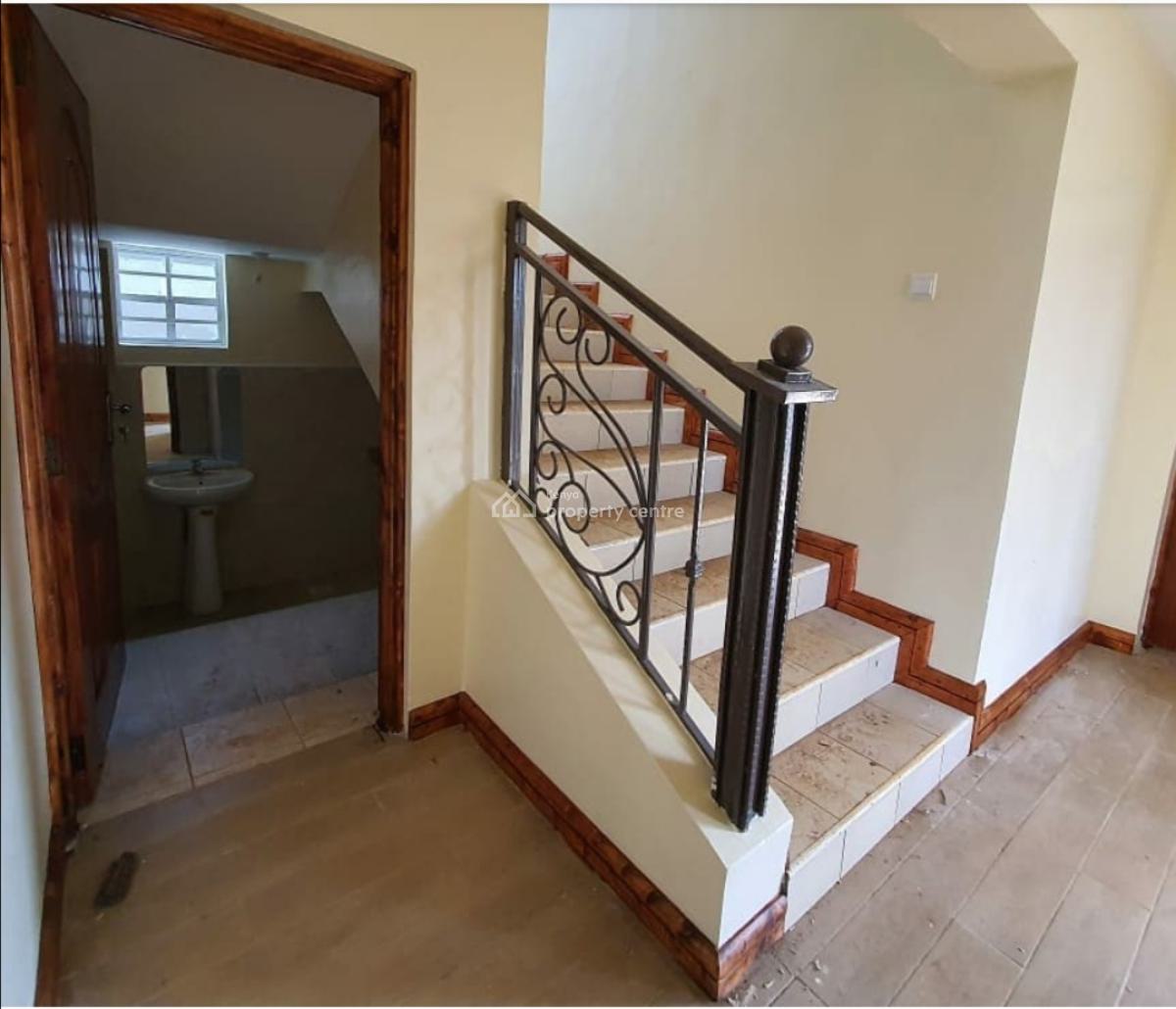 4 Bedroom Spacious Maisonette All Ensuite Sq in Gikambura Kikuyu., 500 Meters From The Tarmac Road, Kikuyu, Kiambu, House for Sale