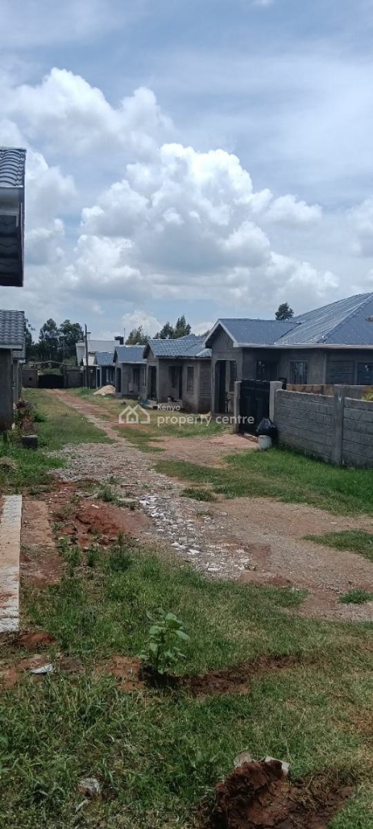 3bedroom All Ensuite Bungalow in Gated Community in Kikuyu., 300 Meters From The Tarmac Road, Kikuyu, Kiambu, House for Sale