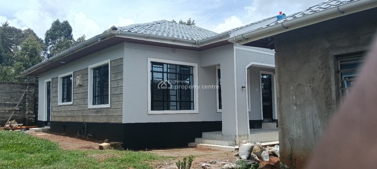 3bedroom All Ensuite Bungalow in Gated Community in Kikuyu., 300 Meters From The Tarmac Road, Kikuyu, Kiambu, House for Sale
