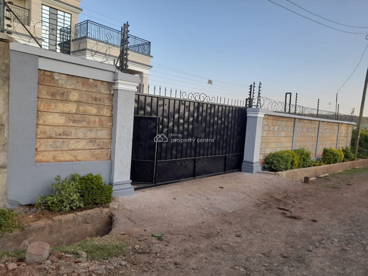 Modern 5bedroom All Ensuite House with Dsq on Eighth in Kikuyu., 500 Meters From The Tarmac Road, Kikuyu, Kiambu, House for Sale