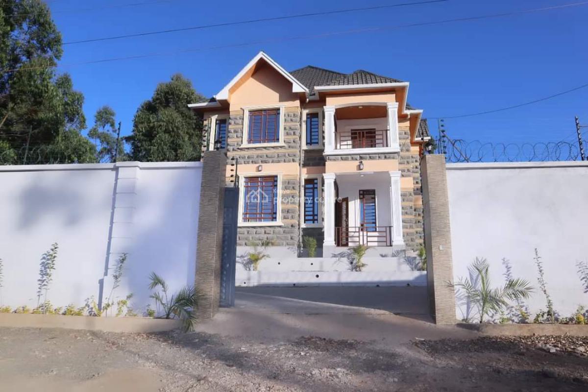 Amazing 4 Bedroom Maisonette All Ensuite on Eighth Plot in Ngong, 200 Meters From The Tarmac Road, Ngong, Kajiado, House for Sale