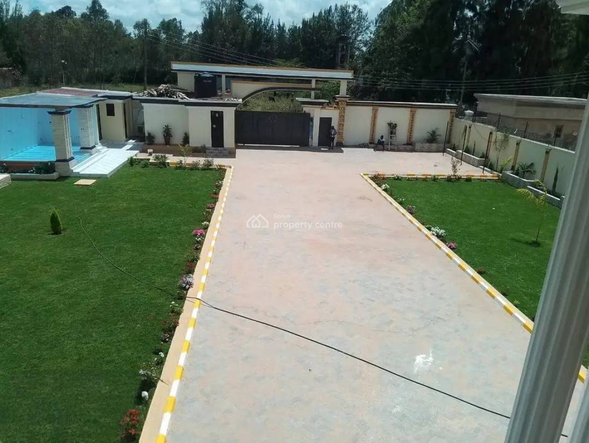 Luxurious 7-bedroom with a Private Pool, Karen, Nairobi, House for Rent