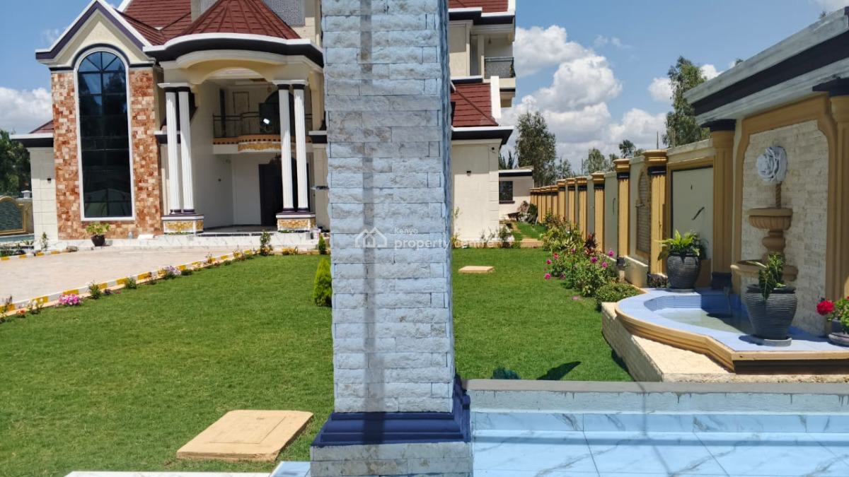 Luxurious 7-bedroom with a Private Pool, Karen, Nairobi, House for Rent