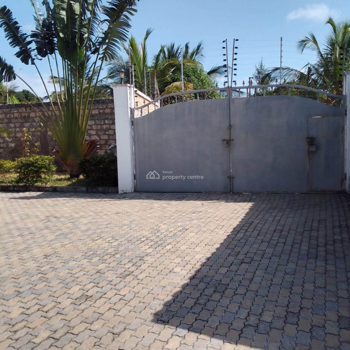 Furnished Beautiful House Near The Ocean, Kombani, Diani, Ukunda, Kwale, Detached Duplex for Sale