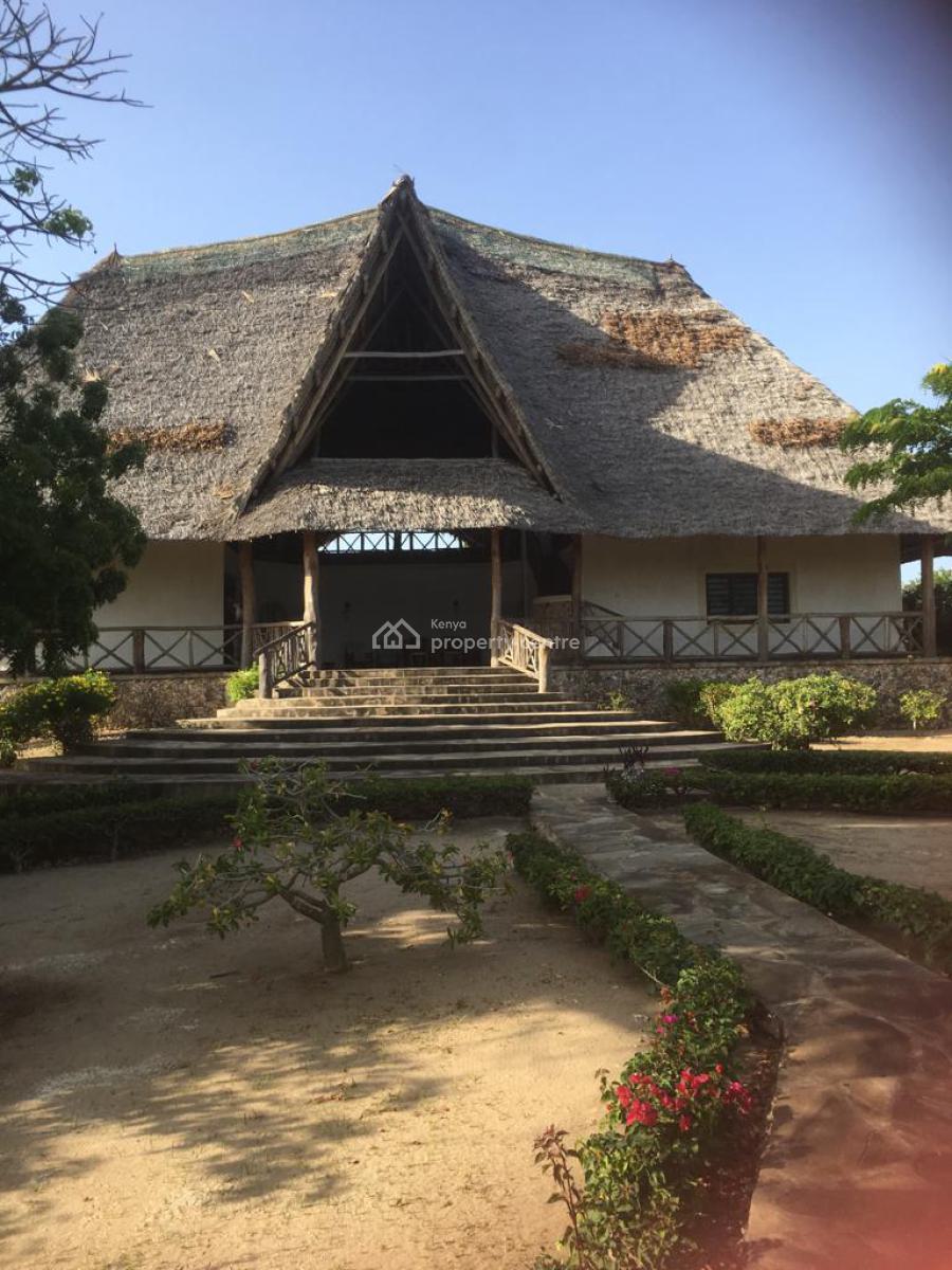 Malindi 3 Bedroom House Ensuite Sitting on 2 Acres, Garage, Undergroun, Watamu, Bura (mwatate), Taita Taveta, Townhouse for Sale