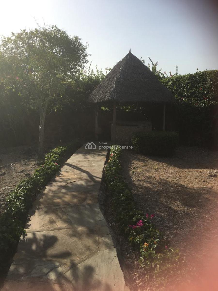 Malindi 3 Bedroom House Ensuite Sitting on 2 Acres, Garage, Undergroun, Watamu, Bura (mwatate), Taita Taveta, Townhouse for Sale