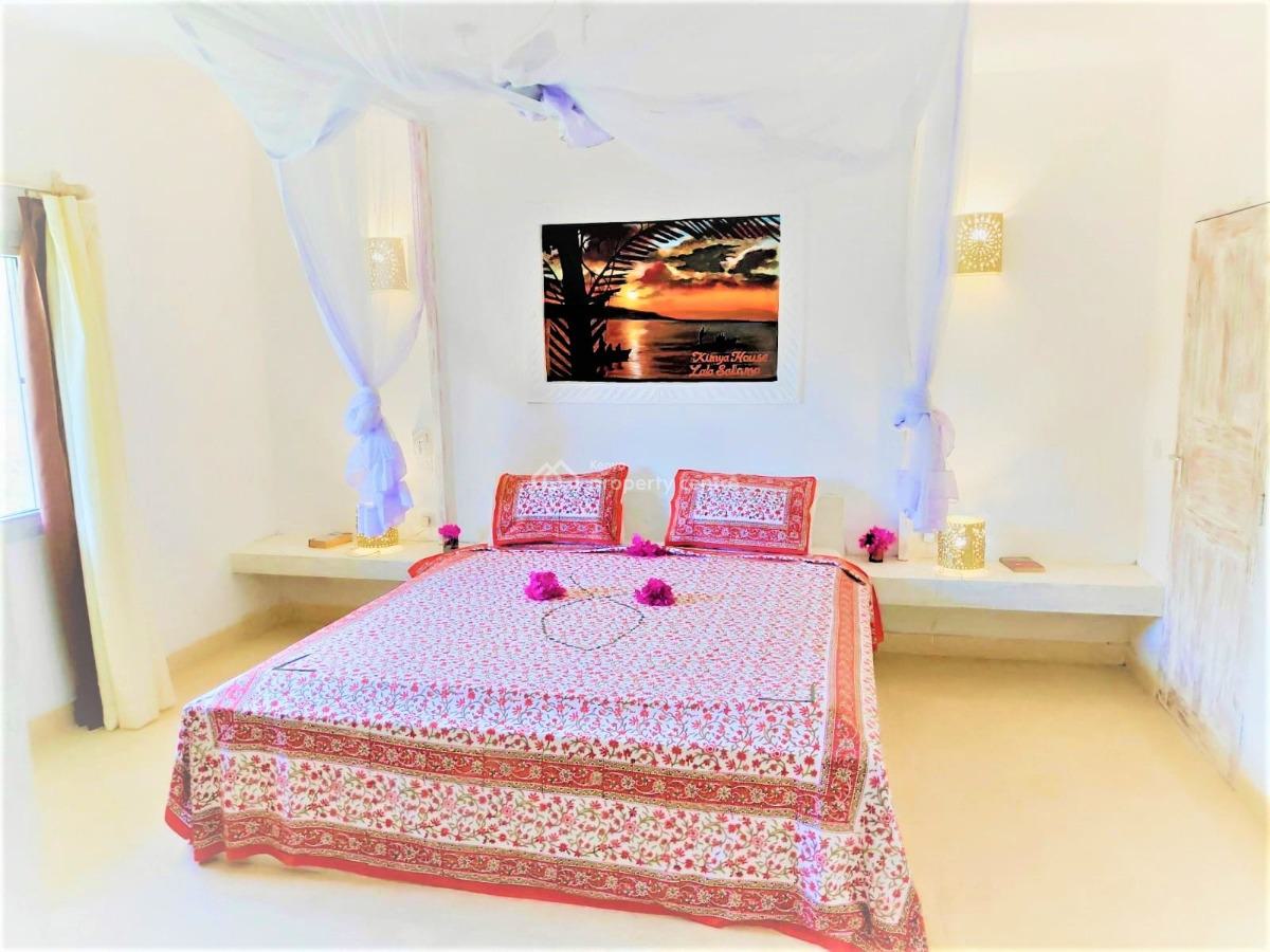 6 Bedrooms Sitting on a Half Acre Plot Walking Distance to The Beach F, Watamu, Watamu, Kilifi, Townhouse for Sale