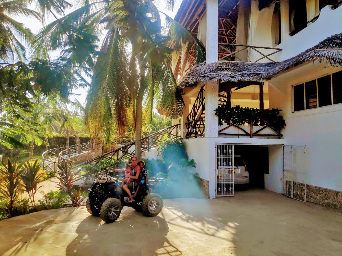 6 Bedrooms Sitting on a Half Acre Plot Walking Distance to The Beach F, Watamu, Watamu, Kilifi, Townhouse for Sale