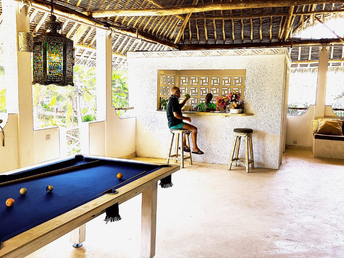 6 Bedrooms Sitting on a Half Acre Plot Walking Distance to The Beach F, Watamu, Watamu, Kilifi, Townhouse for Sale