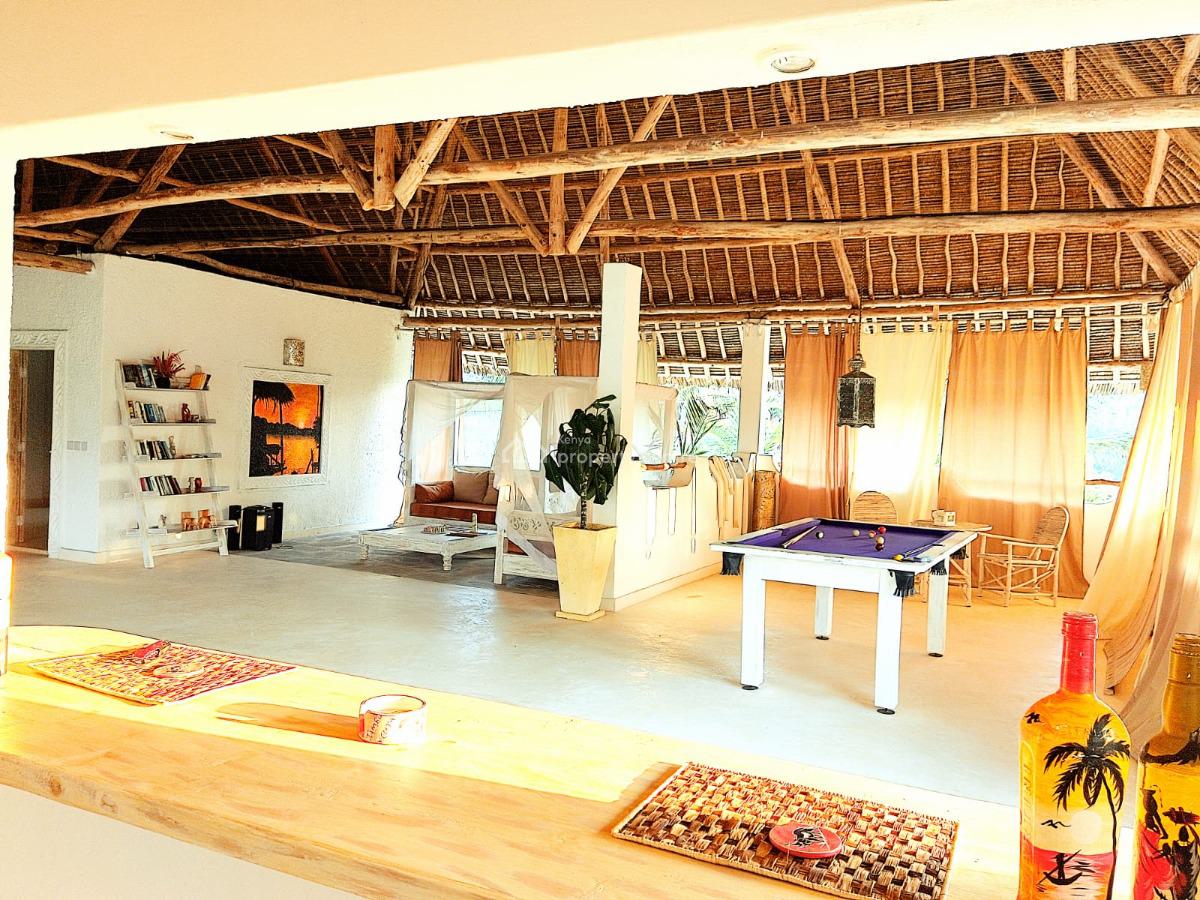 6 Bedrooms Sitting on a Half Acre Plot Walking Distance to The Beach F, Watamu, Watamu, Kilifi, Townhouse for Sale