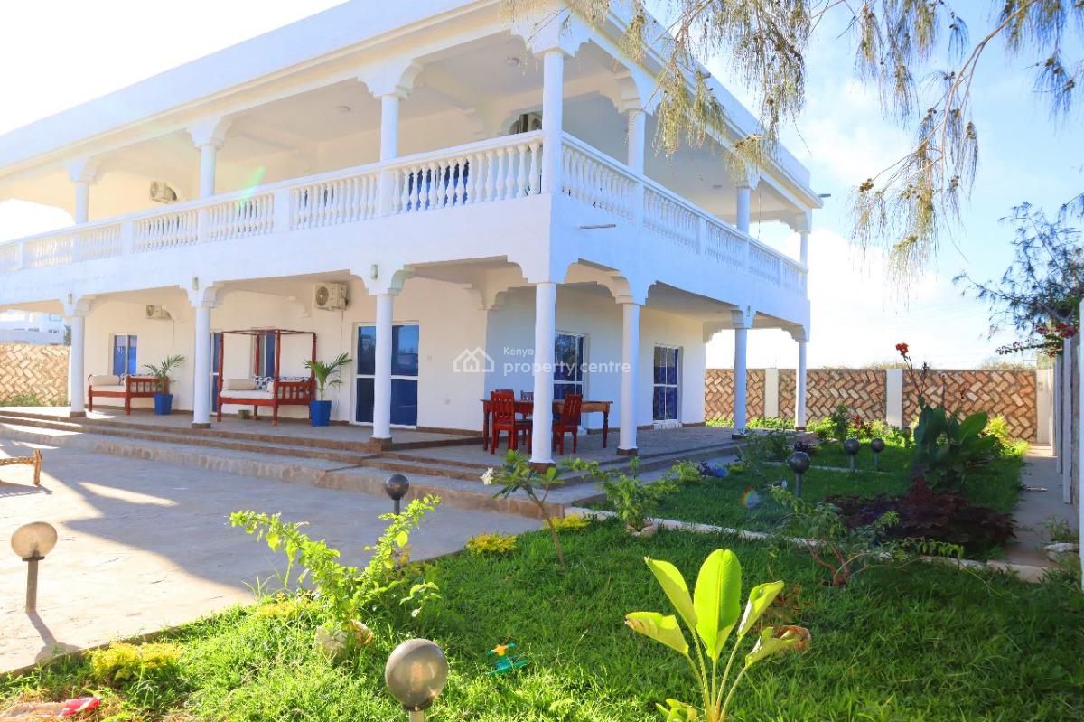 6 Bedrooms House with a Swimming Pool in Watamu., Watamu, Watamu, Kilifi, Townhouse for Sale