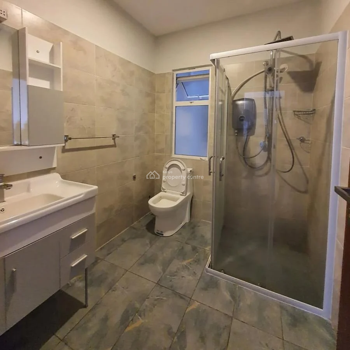 2 Bedroom Apartment with Ensuite in Kileleshwa., Kileleshwa, Nairobi, Apartment for Rent