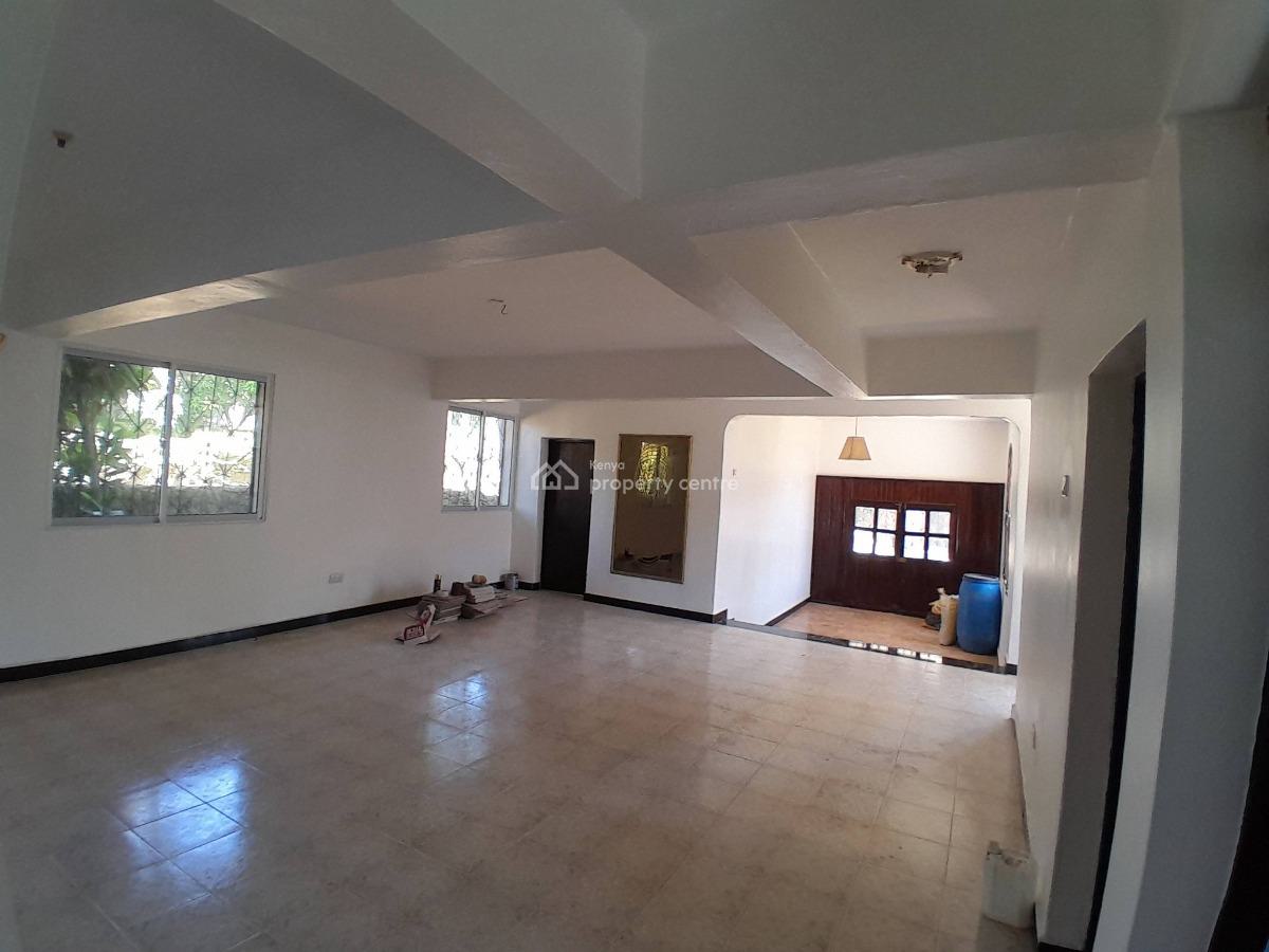 -- Spacious 4br Maisonette on ¼ Acre  Zebra, Mtwapa, Zebra, Mtwapa, Mtwapa, Kilifi, Townhouse for Sale