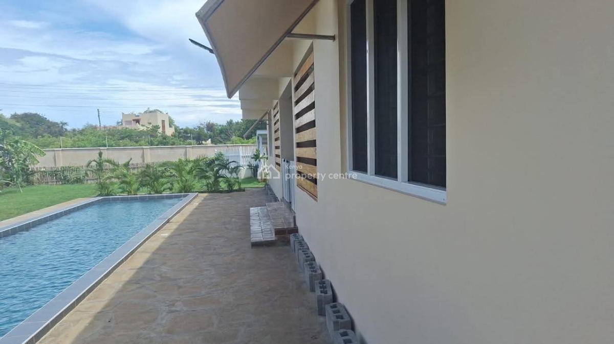 3 Bedroom House in Diani Beach  Swimming Pool  Furnished, Diani, Ukunda, Kwale, Terraced Bungalow for Sale