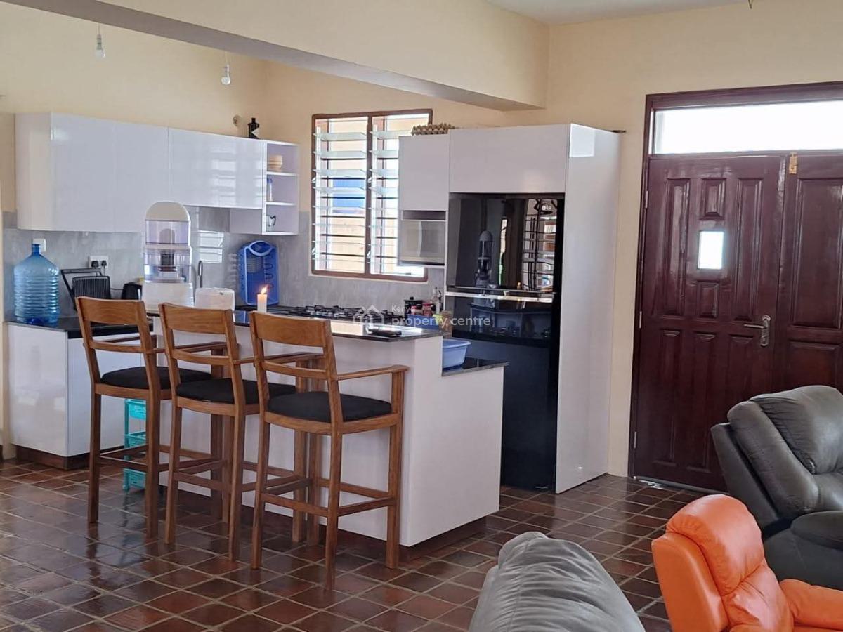 3 Bedroom House with Swimming Pool, Furnished, Phmv+6gj Diani Beach, Ukunda, Kwale, Terraced Bungalow for Sale