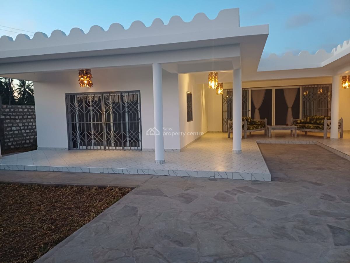 Watamu Kilifi  2 Bedroom Villa Big Dinning Area and Kitchen Sitting on, Watamu, Watamu, Kilifi, Townhouse for Sale
