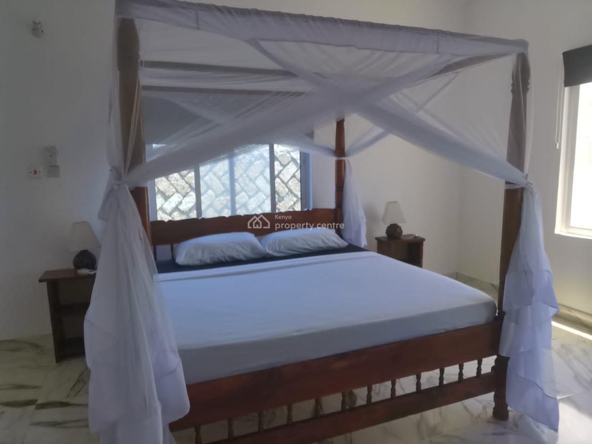 6 Bedrooms House with a Swimming Pool in Watamu., Watamu Kilifi, Watamu, Kilifi, Townhouse for Sale