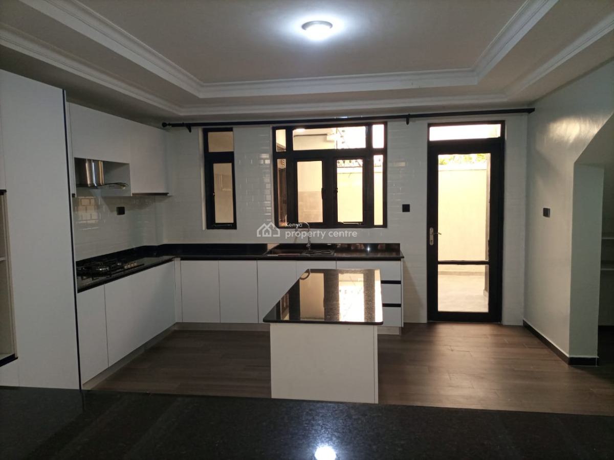 5 Bedroom House with Sq All Ensuite Ruiru.  Has a Family Room, Study R, Ruiru, Ruiru, Kiambu, Townhouse for Sale