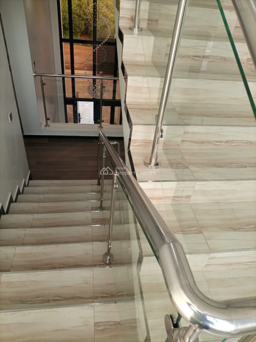 5 Bedroom House with Sq All Ensuite Ruiru.  Has a Family Room, Study R, Ruiru, Ruiru, Kiambu, Townhouse for Sale