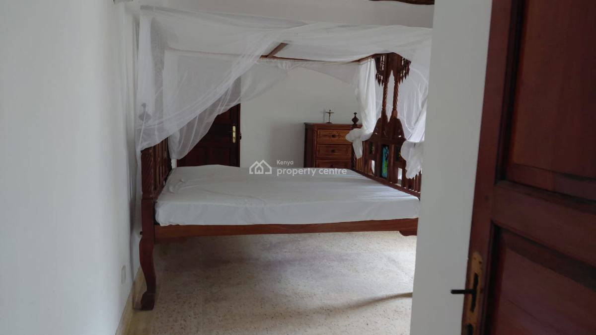 Malindi 3 Bedroom House Ensuite Sitting on 2 Acres, Garage, Undergroun, Watamu Kilfi, Watamu, Kilifi, Townhouse for Sale