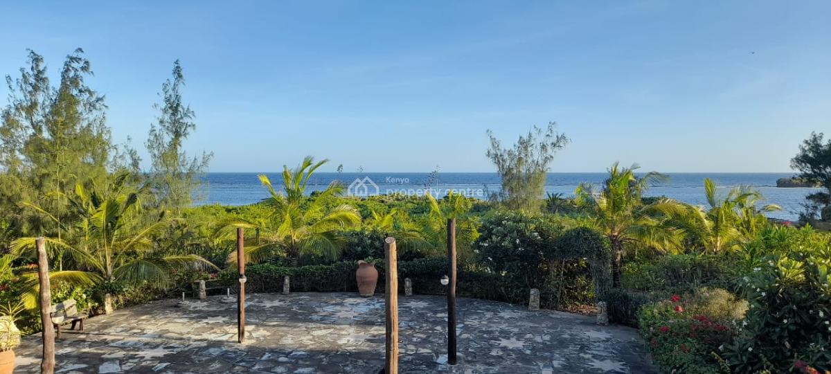 4 Bedrooms Ensuite Sitting on 4acres of Land Beach Front Located in Wa, Watamu, Watamu, Kilifi, Townhouse for Sale