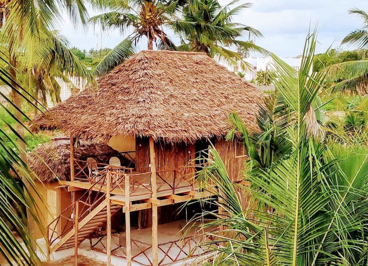 6 Bedrooms Sitting on a Half Acre Plot Walking Distance to The Beach F, Watamu, Watamu, Kilifi, Townhouse for Sale