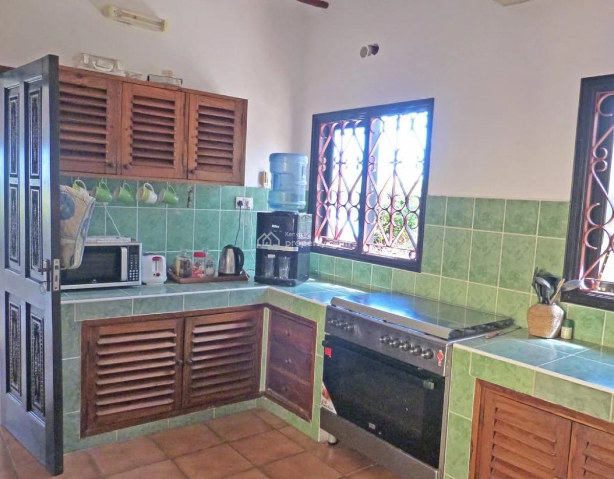 5 Bedroom Ensuite Big Garage and Staff House  Sitting on 1acre Sand Be, Watamu, Watamu, Kilifi, Townhouse for Sale