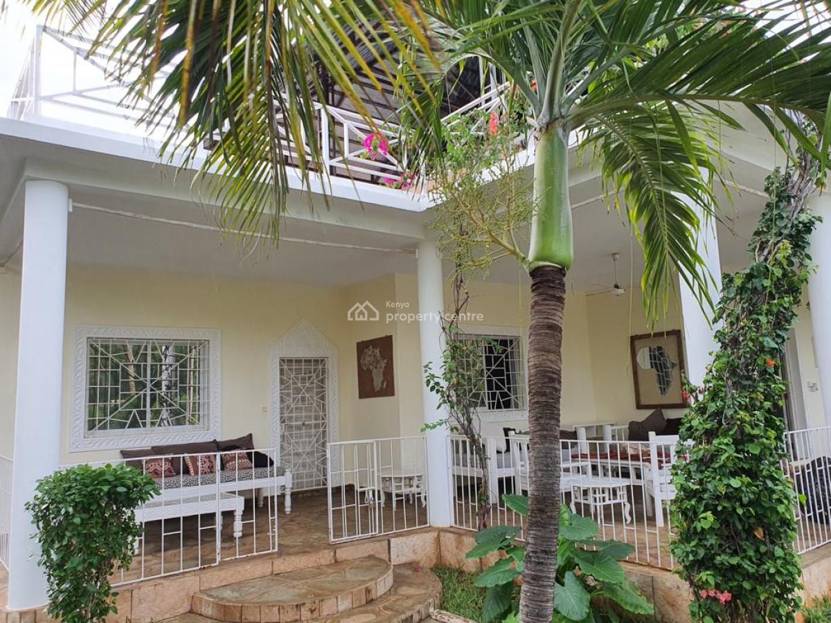 4 Bedroom House Sitting on 1/2 Acre Plot in Malindi Causorina. Ample P, Watamu, Watamu, Kilifi, Townhouse for Sale