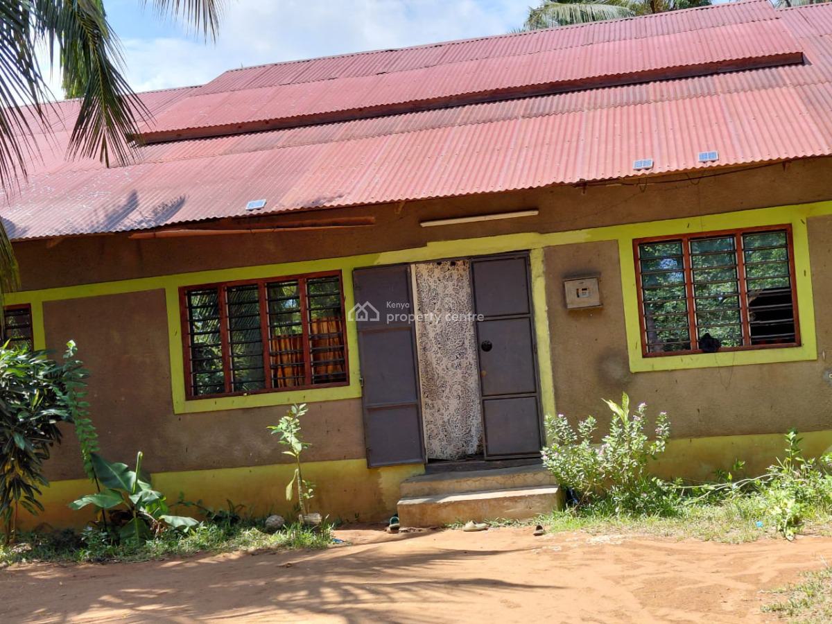 1 Acre in Watamu 6bedrooms Asking Price 18m Contact 0718920450, Watamu Kilifi, Watamu, Kilifi, Mixed-use Land for Sale