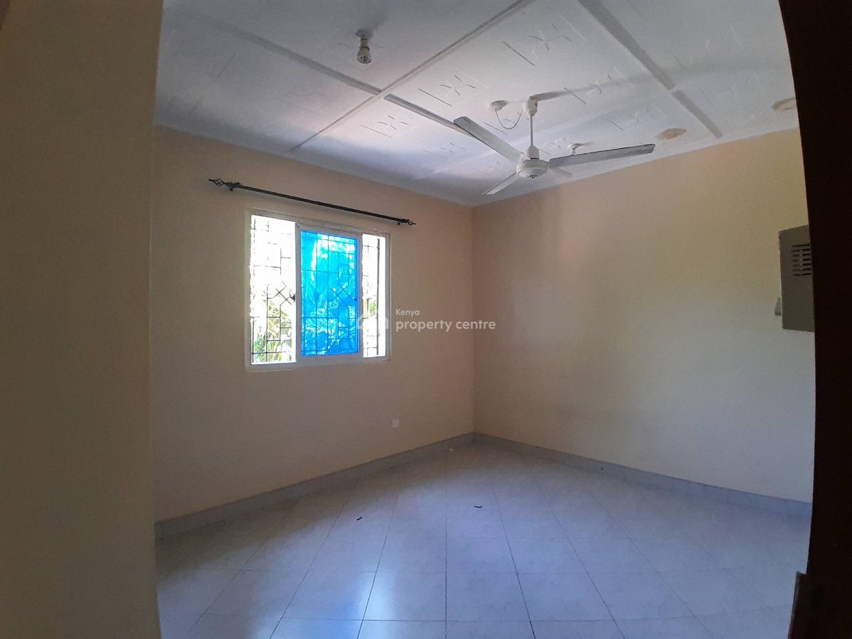 Spacious 3 Bedroom Villa Located Along Aloo Drive, Mtwapa, Mtwapa, Kilifi, Townhouse for Rent