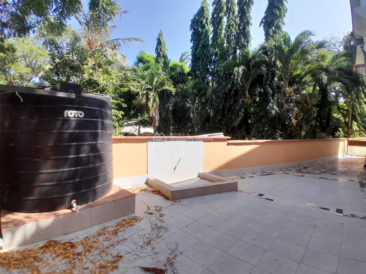 Spacious 3 Bedroom Villa Located Along Aloo Drive, Mtwapa, Mtwapa, Kilifi, Townhouse for Rent