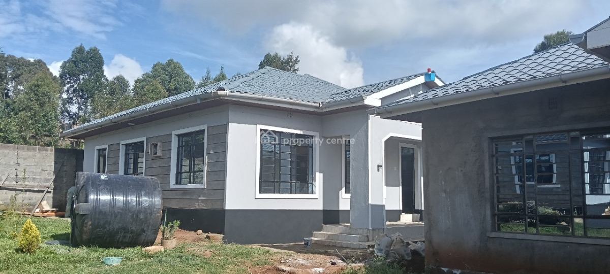 3bedroom All Ensuite Bungalow in Gated Community in Kikuyu., Gikambura 400meters From The Tarmac Road, Kikuyu, Kiambu, House for Sale