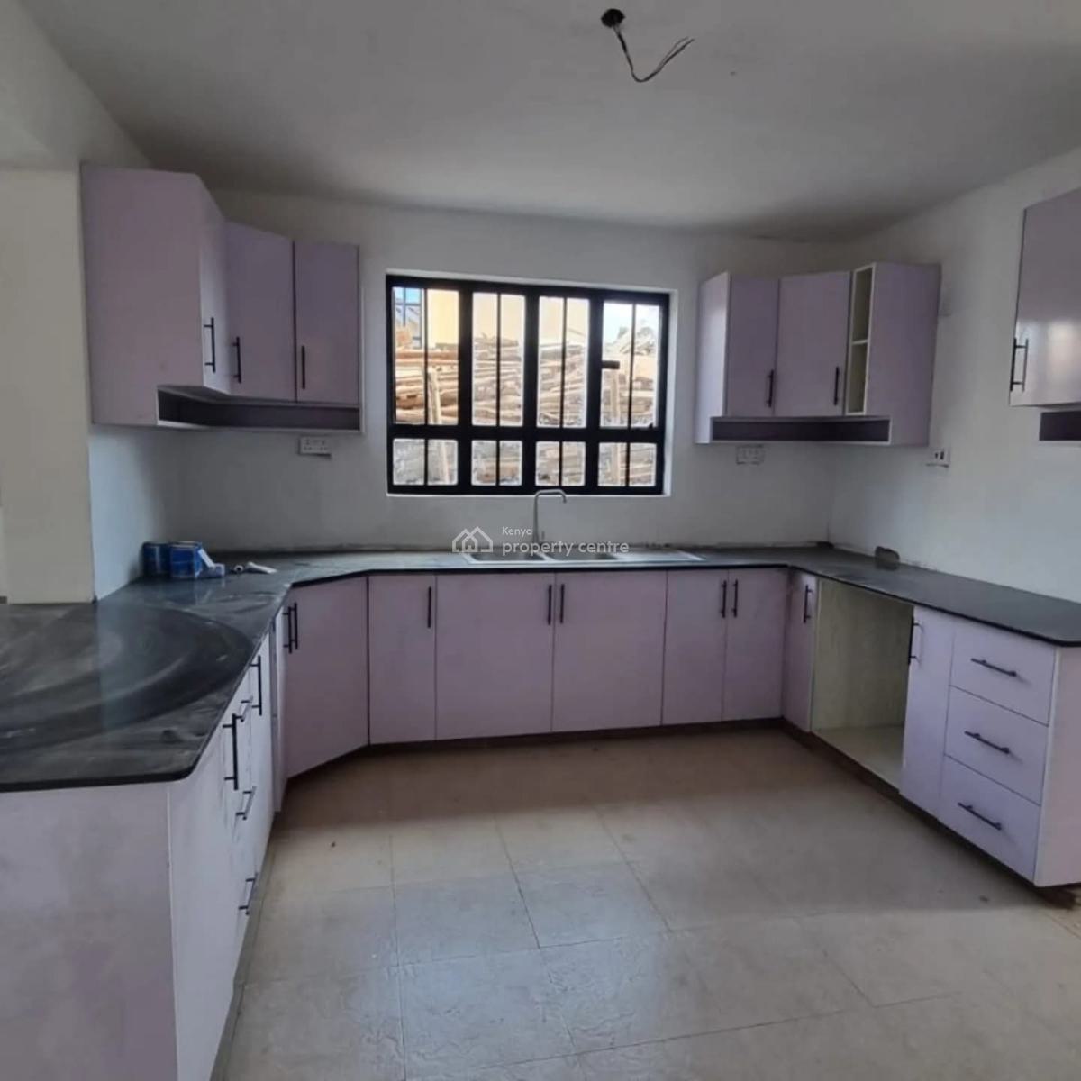 New 4bedroom Maisonette All Ensuite with Dsq on an Eighth in Kikuyu., 500 Meters From The Tarmac Road, Kikuyu, Kiambu, House for Sale