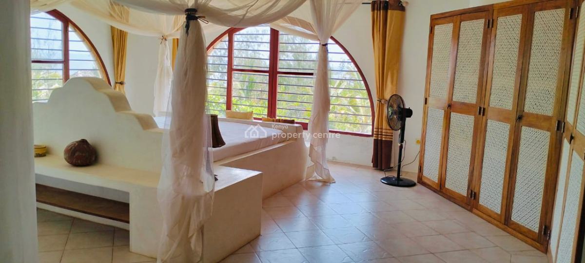 4 Bedrooms Ensuite Sitting on 4acres of Land Beach Front Located in Wa, Watamu Kilifi, Watamu, Kilifi, Townhouse for Sale