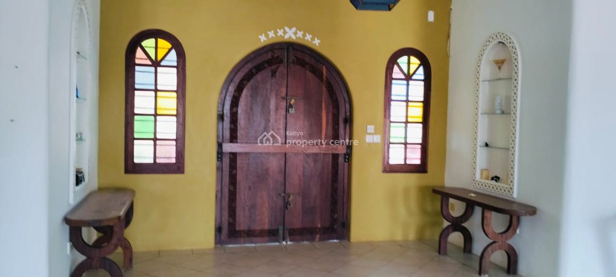 4 Bedrooms Ensuite Sitting on 4acres of Land Beach Front Located in Wa, Watamu Kilifi, Watamu, Kilifi, Townhouse for Sale
