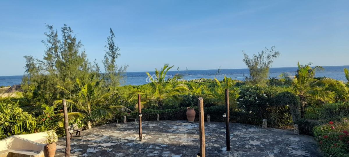 4 Bedrooms Ensuite Sitting on 4acres of Land Beach Front Located in Wa, Watamu Kilifi, Watamu, Kilifi, Townhouse for Sale