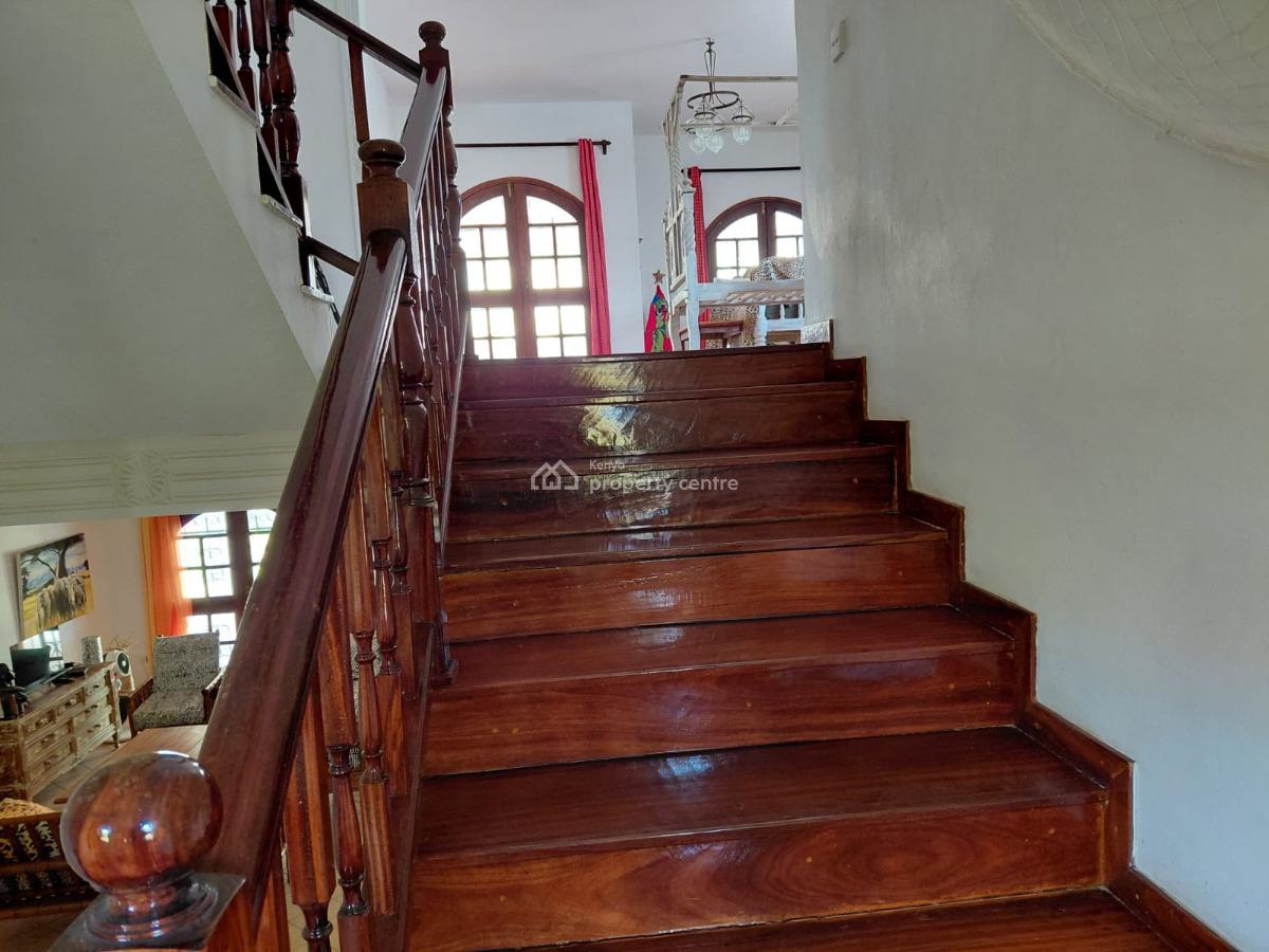 4 Bedroom House Sitting on 1/2 Acre Plot with Big Garage 3 Minutes Wal, Watamu, Watamu, Kilifi, Townhouse for Sale
