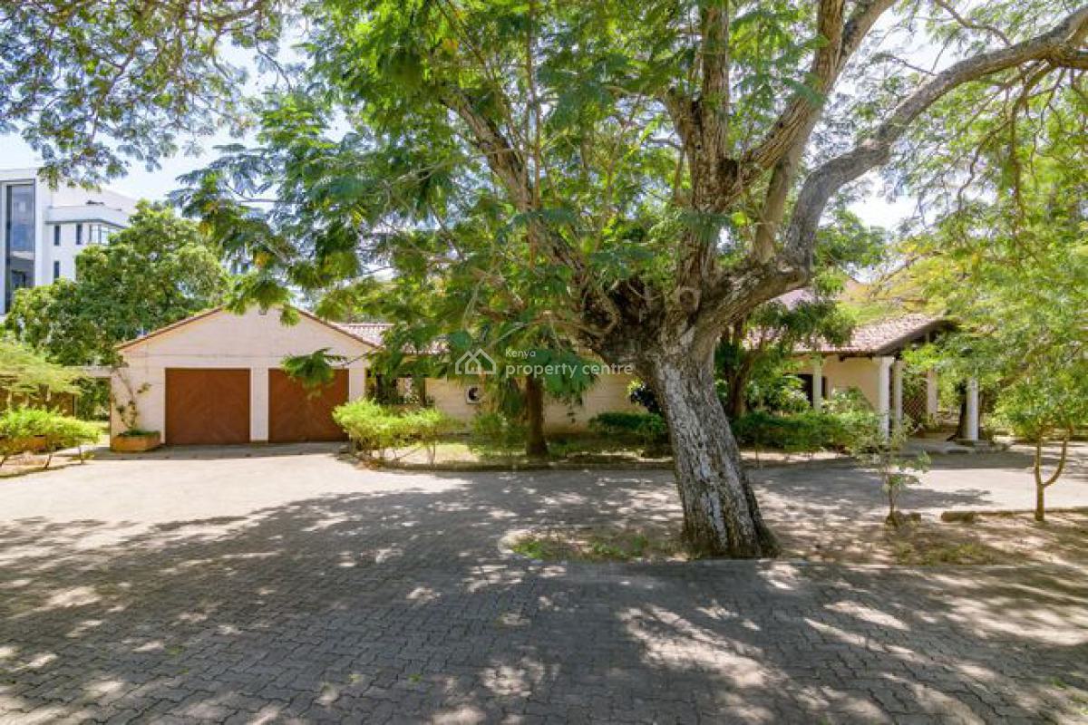 5 Bedrooms Villa on a 2 Acres Very Private Beach Property with a Swimm, Nyali Mombasa, Nyali, Mombasa, Townhouse for Sale