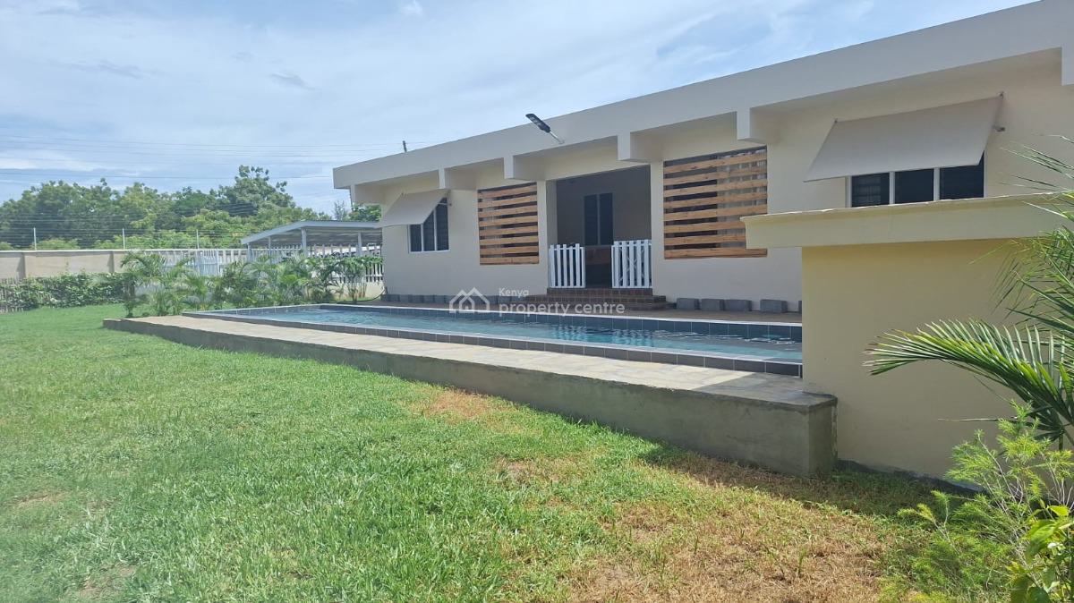 Luxury Green Villa with Pool, Diani, Beach 2, Ukunda, Kwale, Terraced Bungalow for Sale