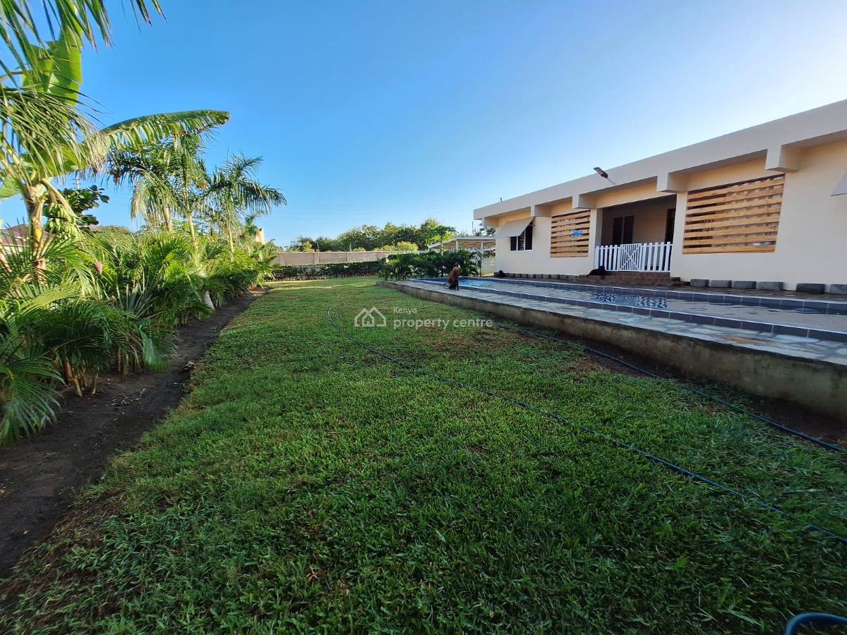 Luxury Green Villa with Pool, Diani, Beach 2, Ukunda, Kwale, Terraced Bungalow for Sale