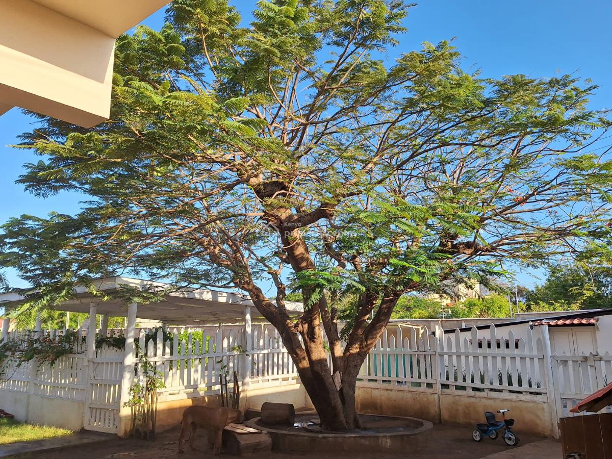 Luxury Green Villa with Pool, Diani, Beach 2, Ukunda, Kwale, Terraced Bungalow for Sale