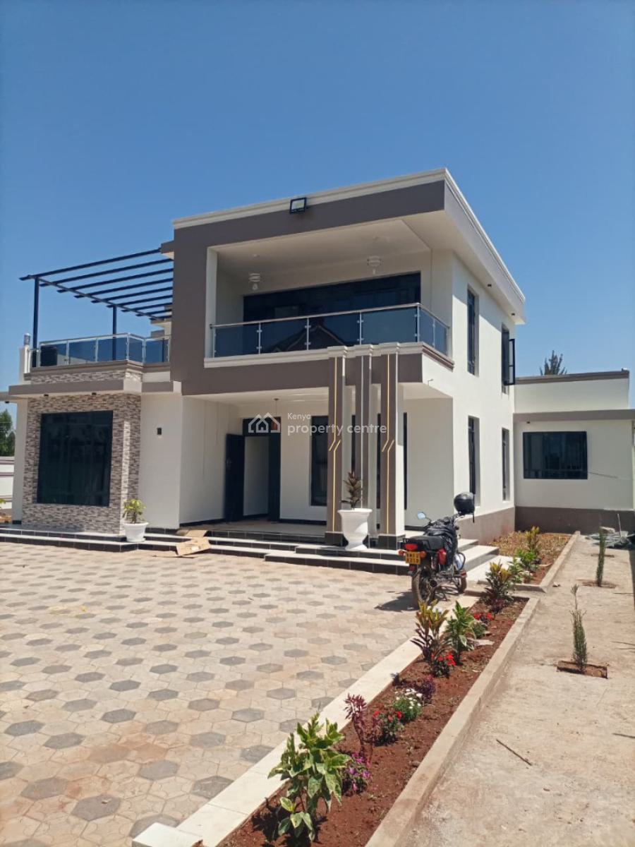 3 Bedroom House with Dsq All Ensuite Has a Study Room, Mugutha, Ruiru, Kiambu, Townhouse for Sale