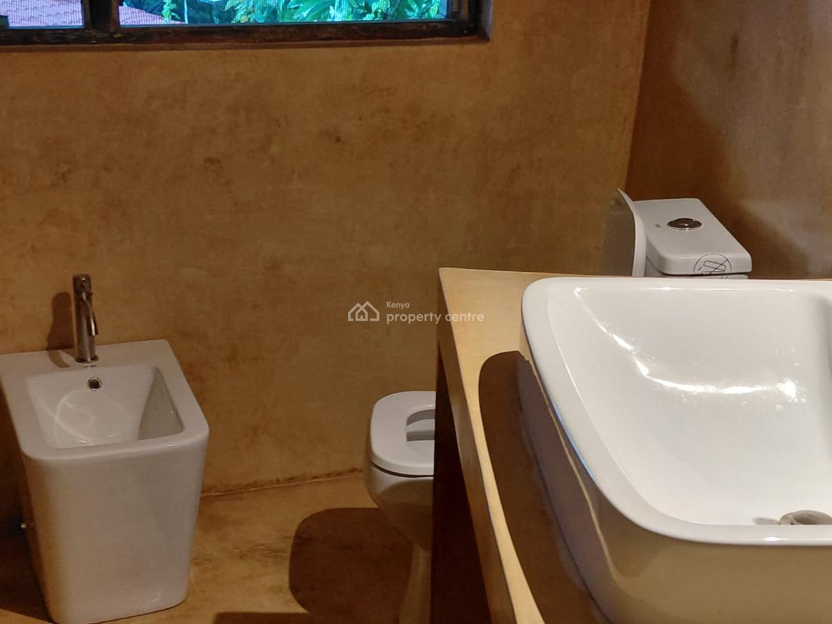 4 Bedrooms Sitting on Aquater of Acre Fulfurnished, Kilifi, Watamu, Kilifi, Townhouse for Sale