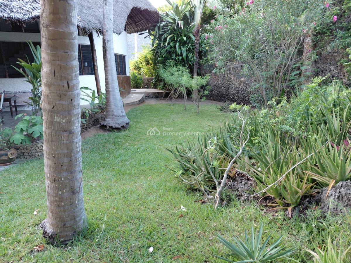 4 Bedrooms Sitting on Aquater of Acre Fulfurnished, Kilifi, Watamu, Kilifi, Townhouse for Sale