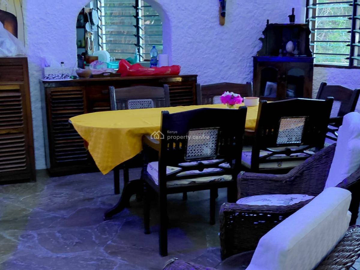 4 Bedrooms Sitting on Aquater of Acre Fulfurnished, Kilifi, Watamu, Kilifi, Townhouse for Sale