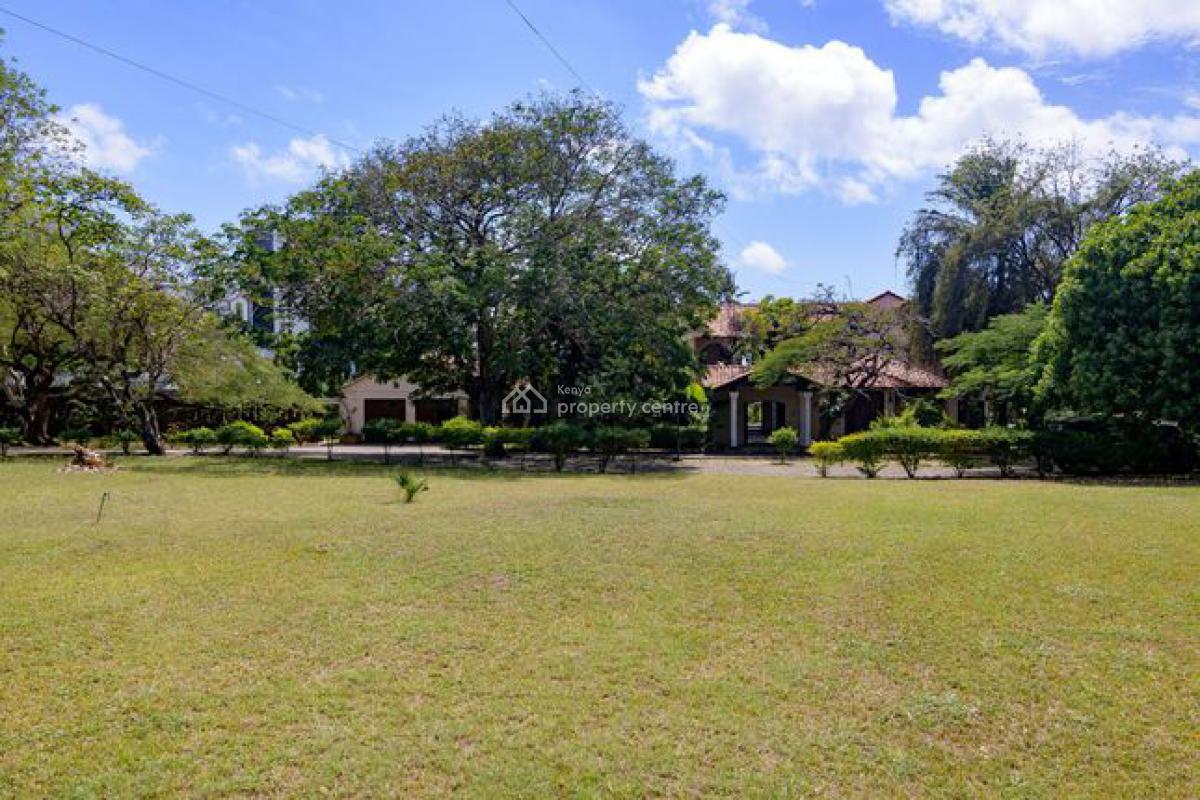 5 Bedrooms Villa on a 2 Acres Very Private Beach Property with a Swimm, Nyali Mombasa, Nyali, Mombasa, Townhouse for Sale