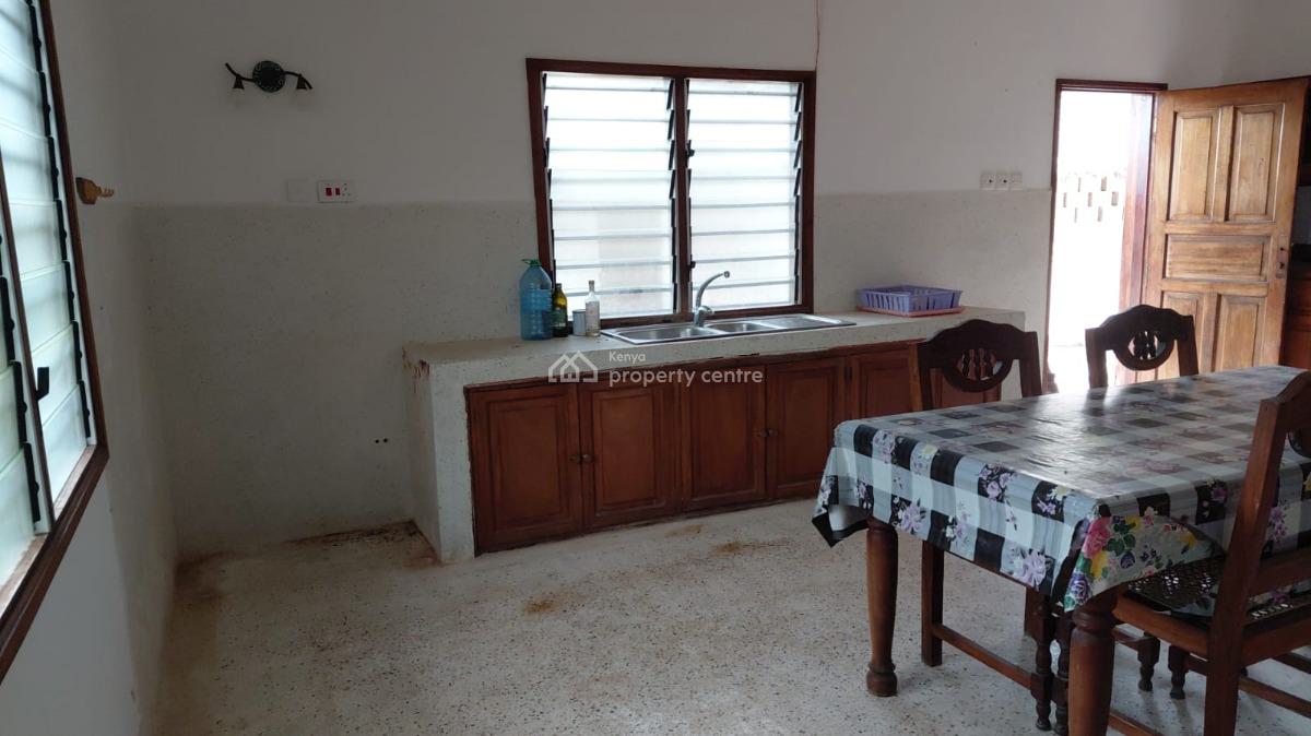 Malindi 3 Bedroom House Ensuite Sitting on 2 Acres, Garage, Undergroun, Malindi Kilifi, Malindi Town, Kilifi, Townhouse for Sale